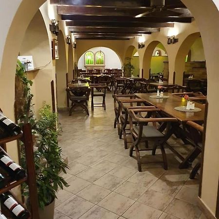 Excalibur Penzion A Restaurace Moravska Trebova Exterior photo